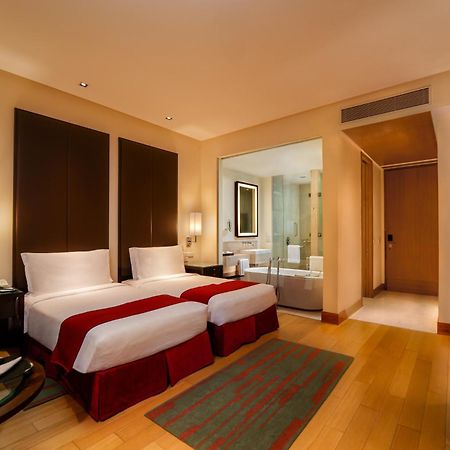 Trident Hyderabad Hotell Eksteriør bilde A room at the Taj Bengal