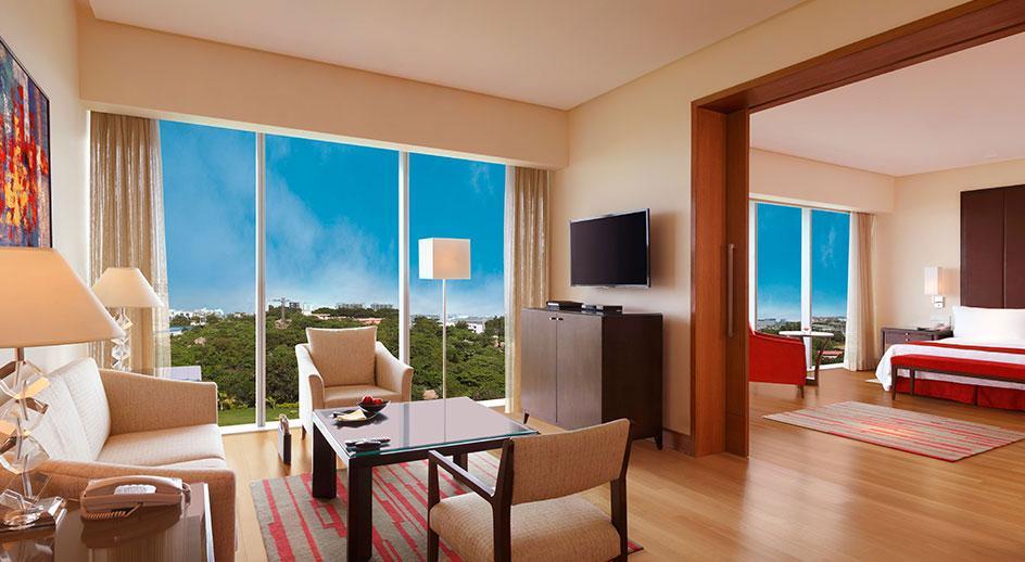 Trident Hyderabad Hotell Eksteriør bilde Suite