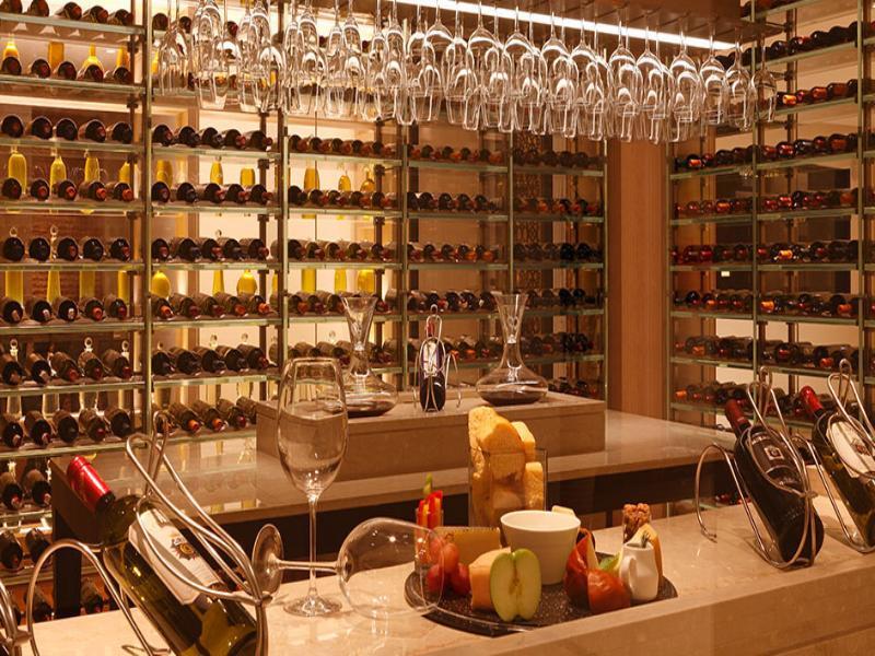 Trident Hyderabad Hotell Eksteriør bilde Wine cellar at the Mandarin Oriental, Hong Kong
