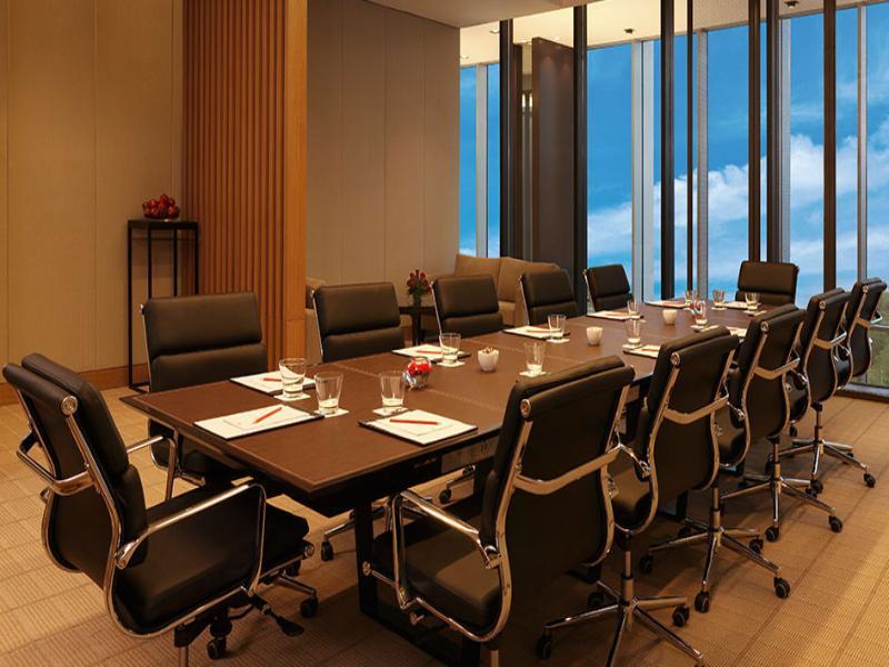 Trident Hyderabad Hotell Eksteriør bilde A boardroom at a hotel