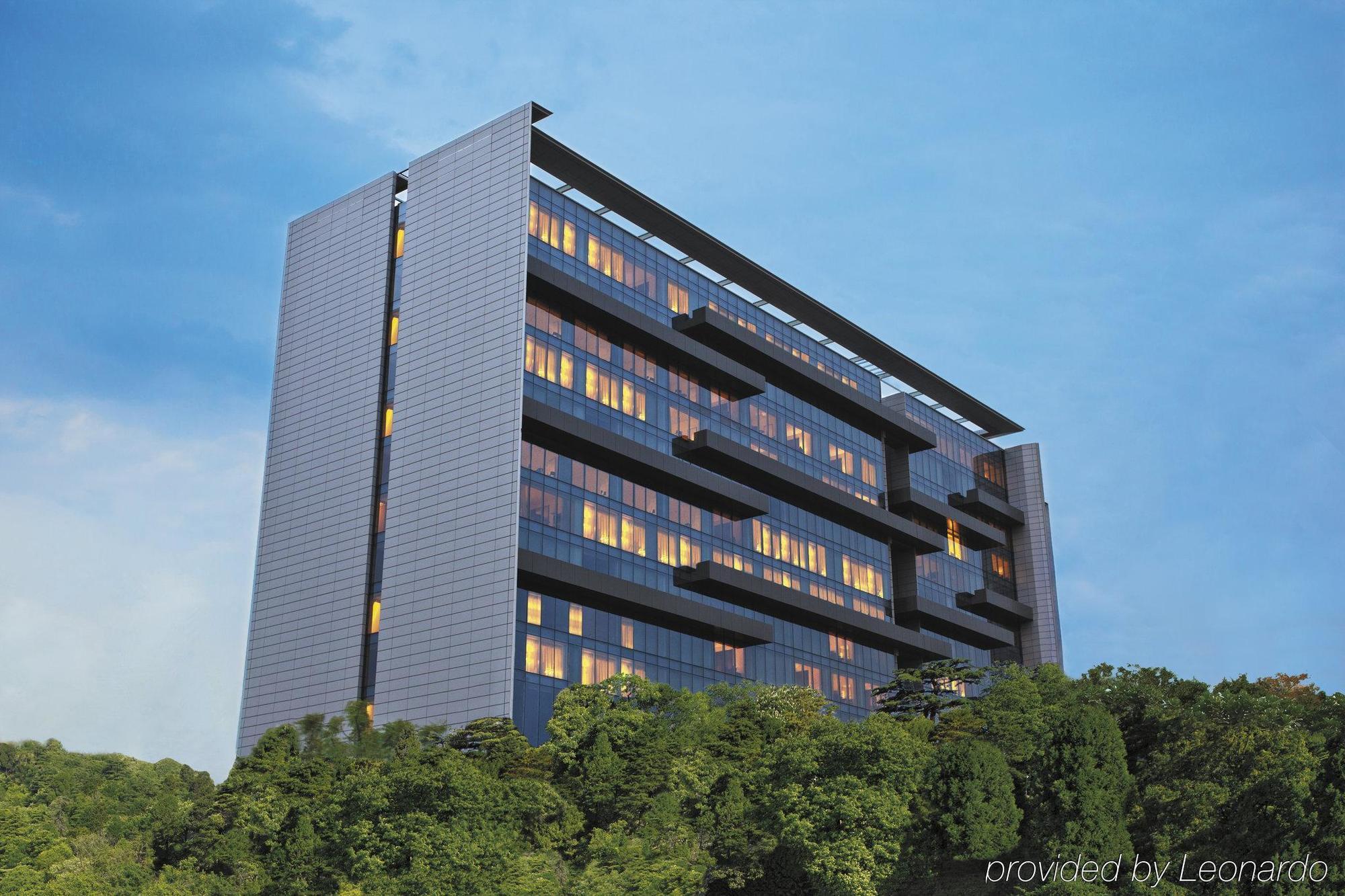 Trident Hyderabad Hotell Eksteriør bilde The building