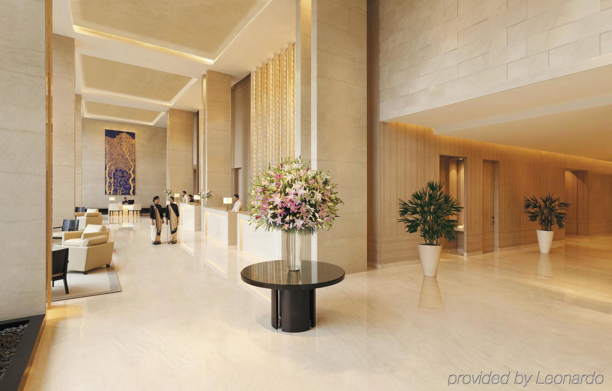 Trident Hyderabad Hotell Eksteriør bilde Lobby