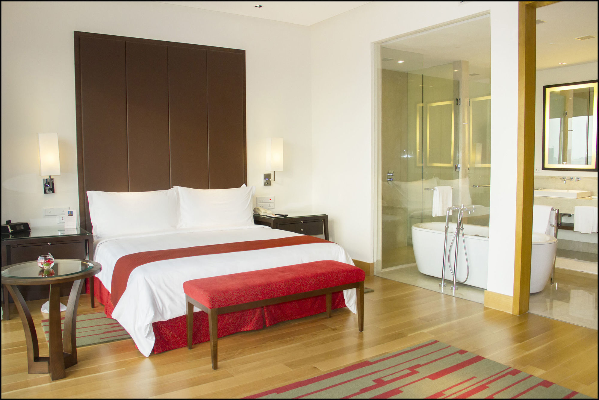 Trident Hyderabad Hotell Rom bilde A room at the Park