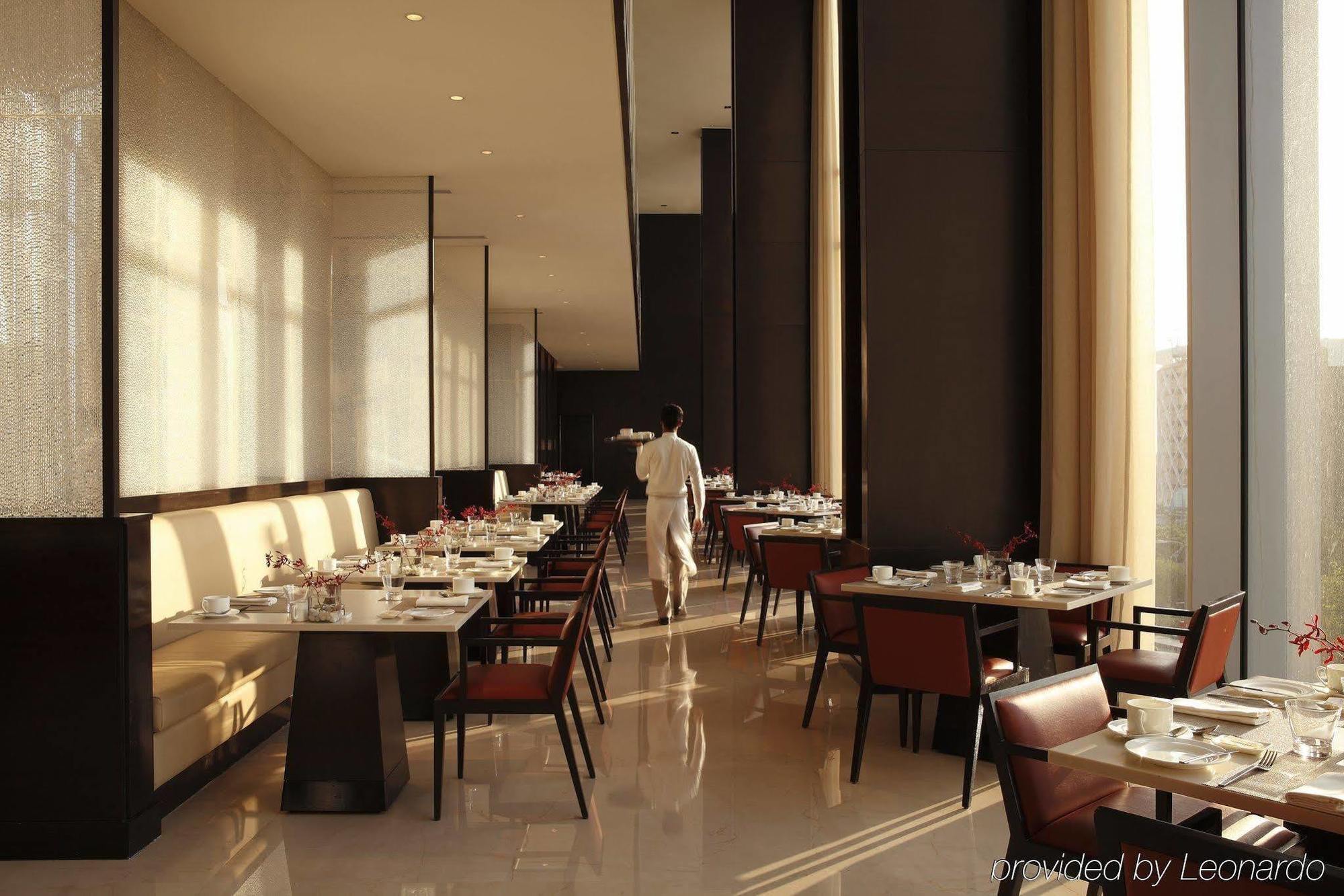 Trident Hyderabad Hotell Eksteriør bilde The restaurant