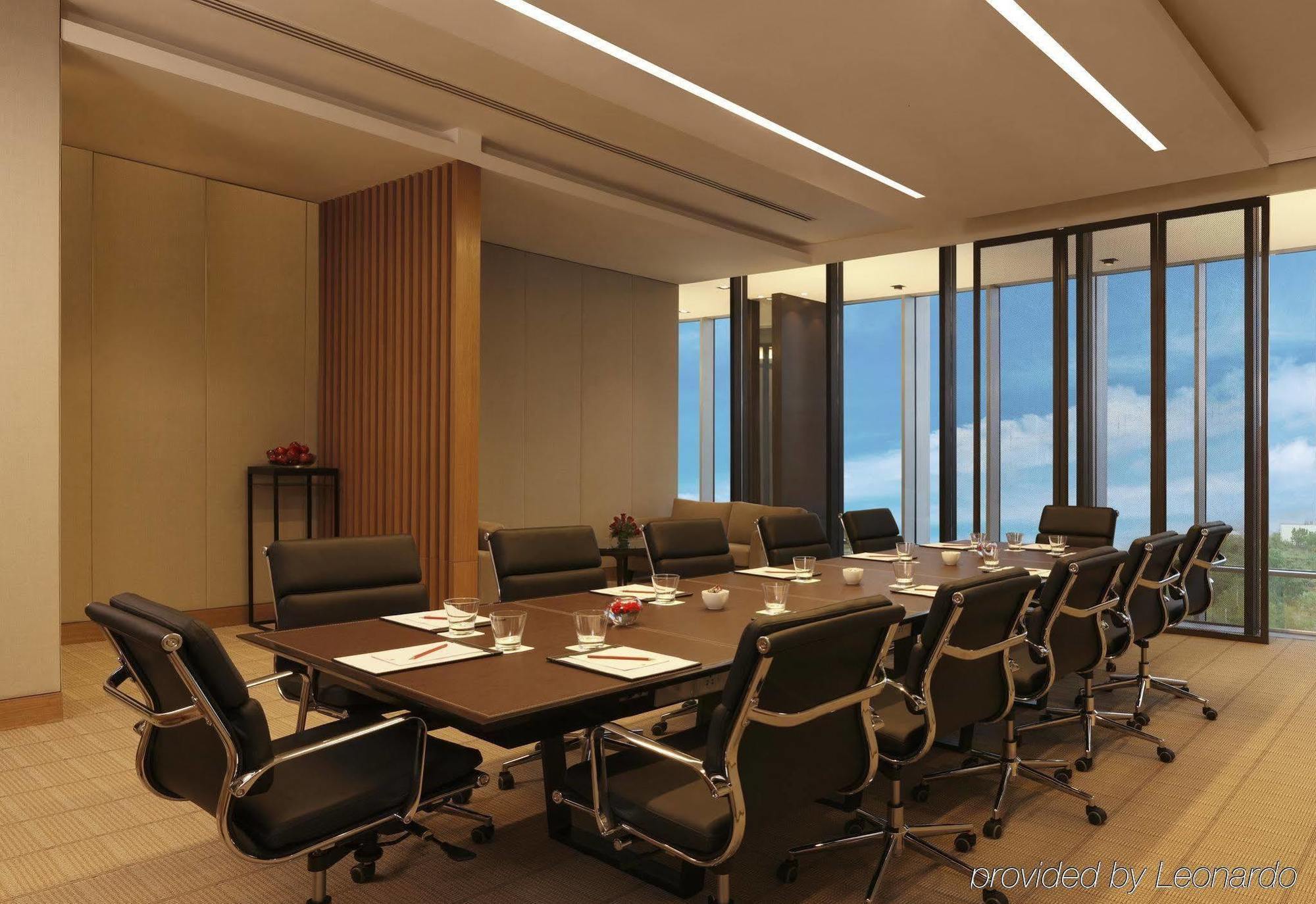 Trident Hyderabad Hotell Eksteriør bilde Boardroom